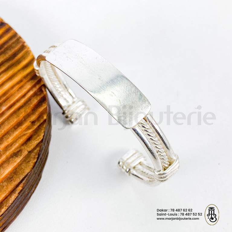 Bracelet 82
