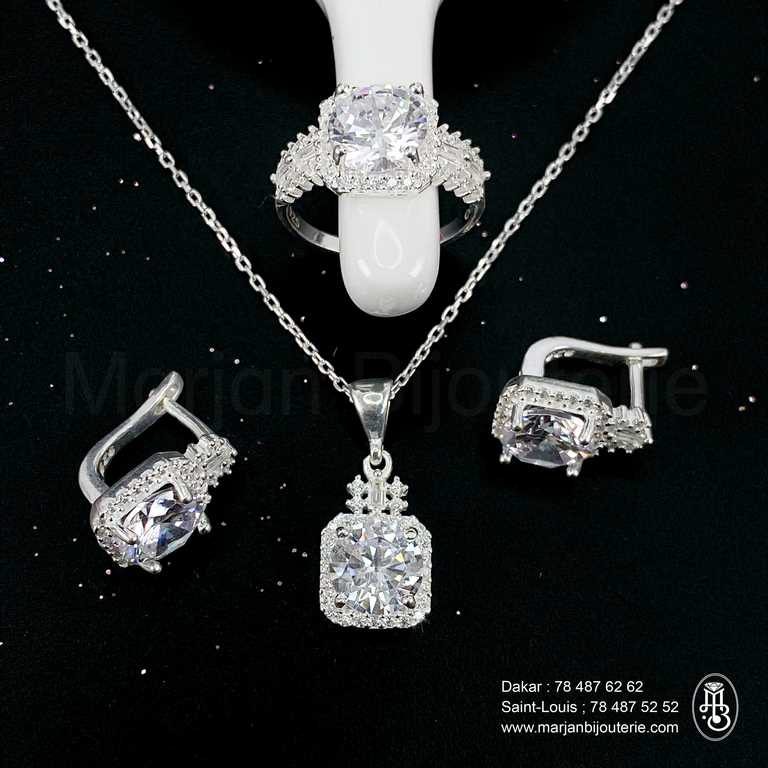 Ensemble chaine et boucle d'oreille en argent