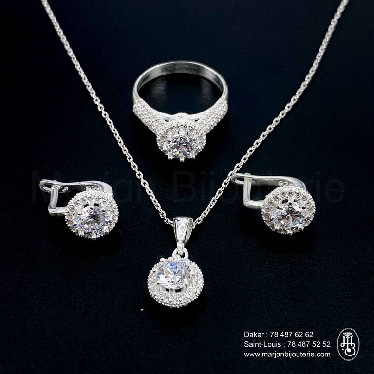 Ensemble chaine et  boucle d'oreille en argent