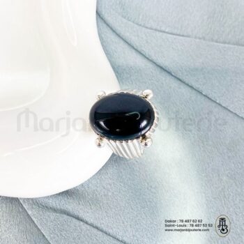 Bague Unique en Argent Ciselé avec Pierre Noire d'Aqiqa