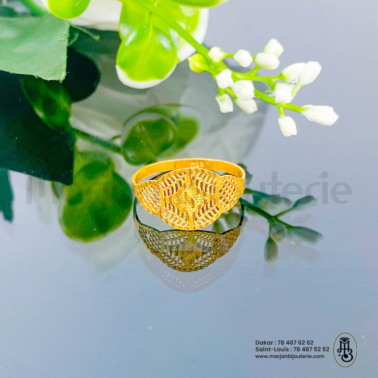 Bague en Or 21k avec Motif Ciselé