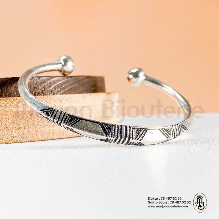 IMG_3540 2 (braceletr)