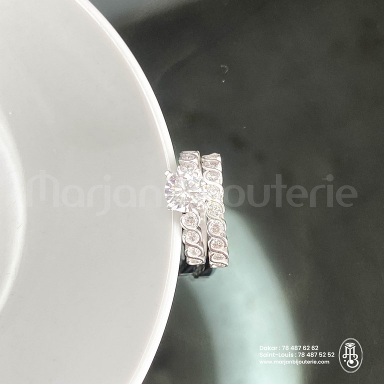 Duo de Bagues_Étreinte Scintillante_en Argent et Cristaux
