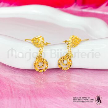 Boucles d'Oreilles Pendantes « Cœur et Cercles Ciselés » en Or 18K✨
