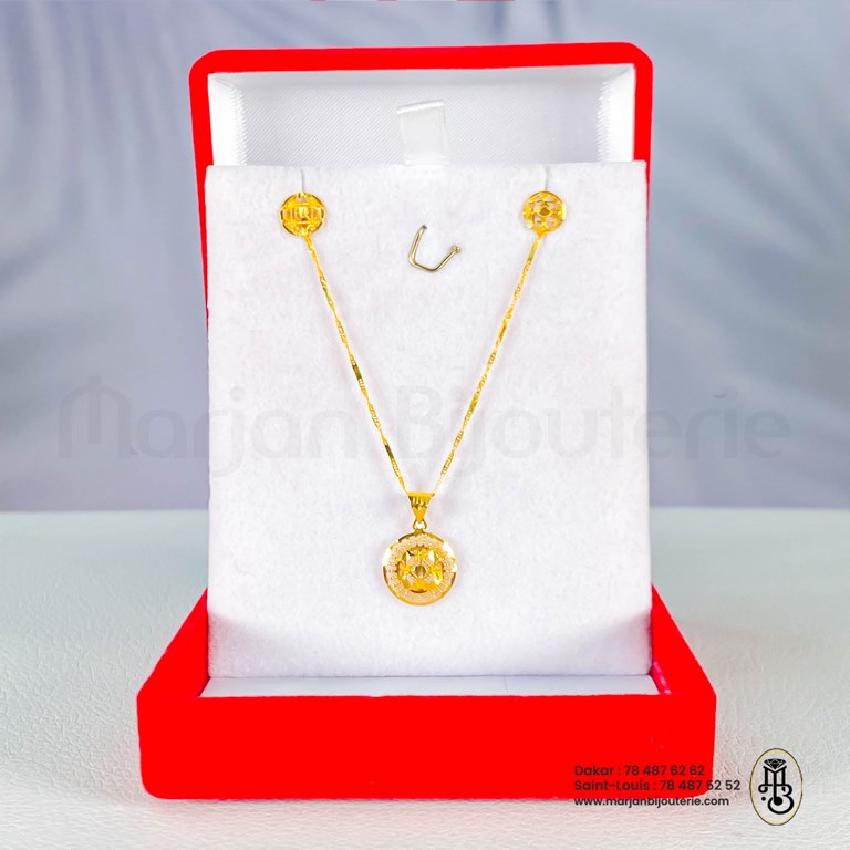 Ensemble Parure Collier & Boucles d’Oreilles en Or 18 Carats✨❤️