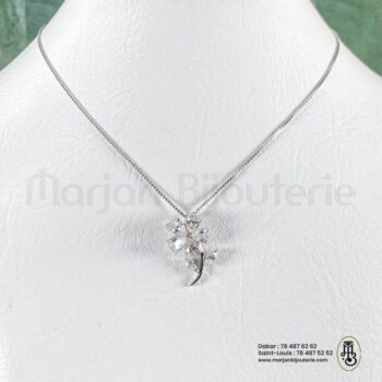 Collier Pendentif Fleur en Zirconium et Chaîne Fine Argentée✨🤍