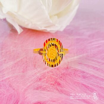 Bague Cadran Ovale Ciselé en Or 18 Carats